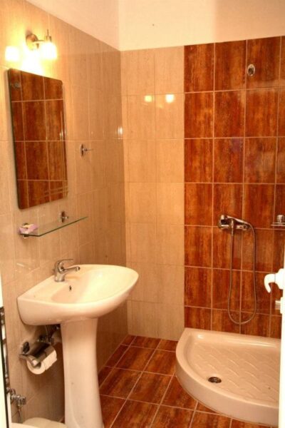 Elpis, Nea Vrasna (8)