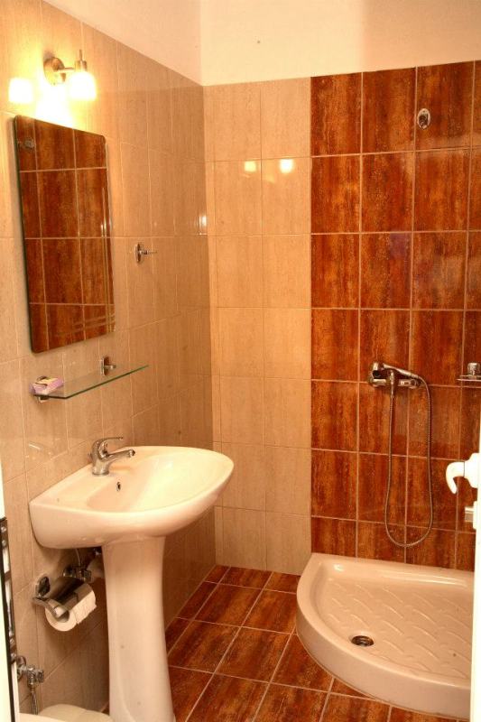 Elpis, Nea Vrasna (8)