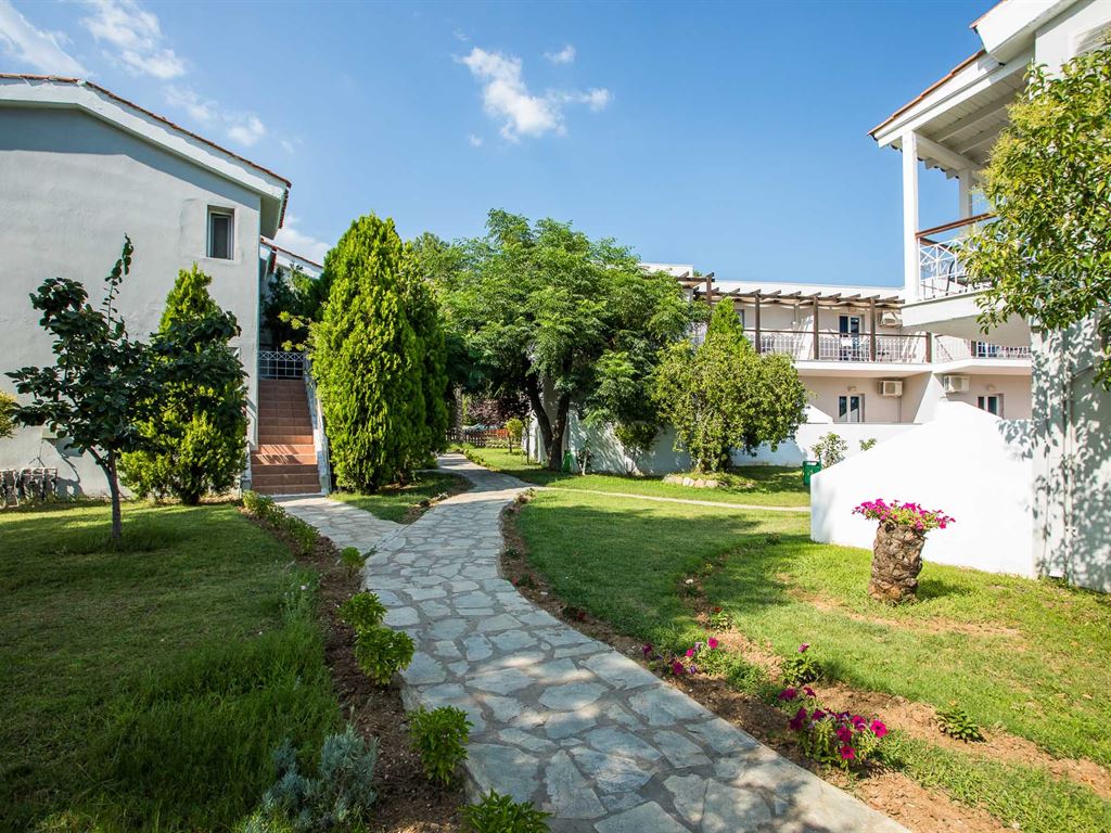 Coral Blue hotel Gerakini (11)