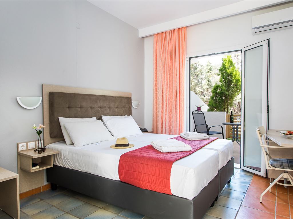 Coral Blue hotel Gerakini (7)