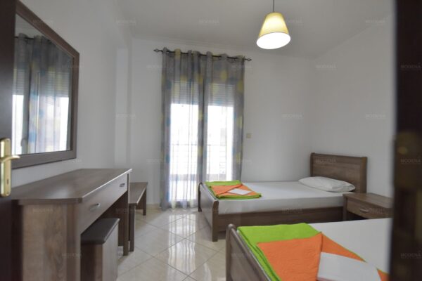 Kostas i Despina, Nea Flogita (34)