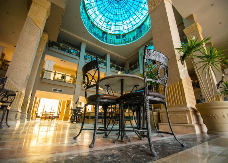 SUNNY-DAYS-EL-PALACIO-RESORT- (14)