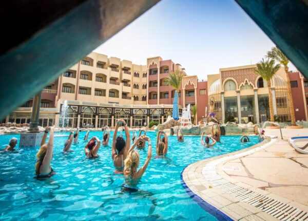 SUNNY-DAYS-EL-PALACIO-RESORT- (23)