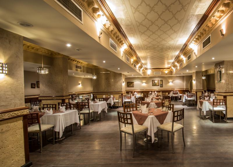 SUNNY-DAYS-EL-PALACIO-RESORT- (3)