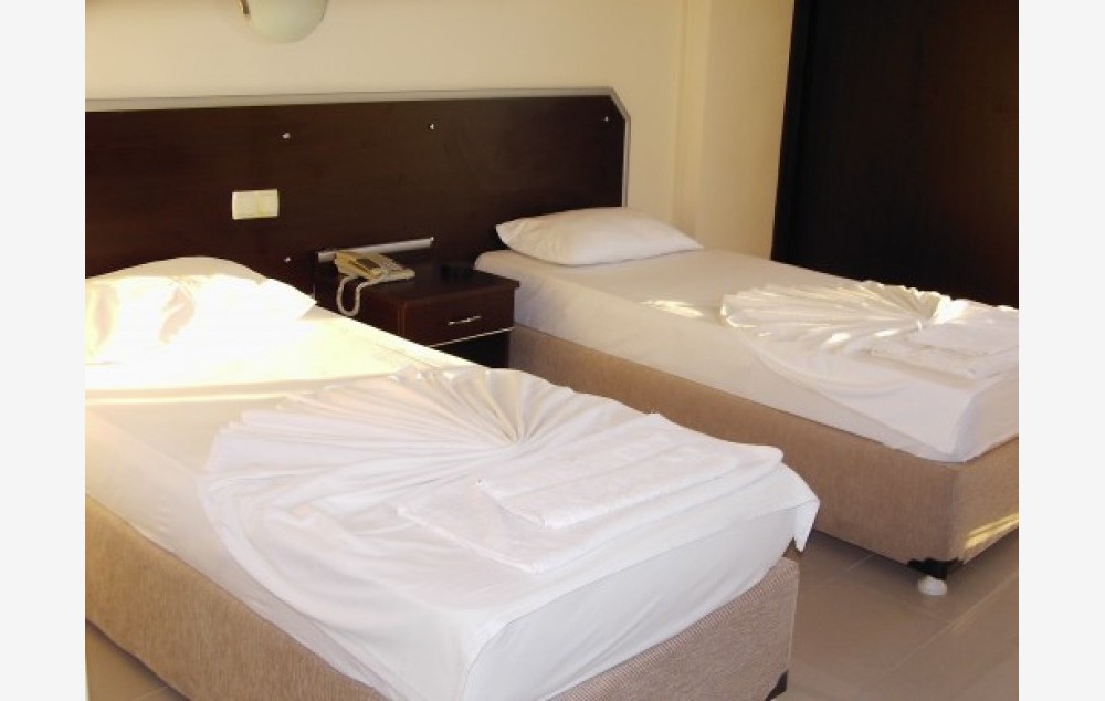 melike-2-ladies-beach-Kušadasi (5)