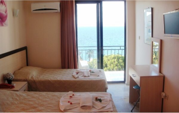 melike-2-ladies-beach-Kušadasi (6)