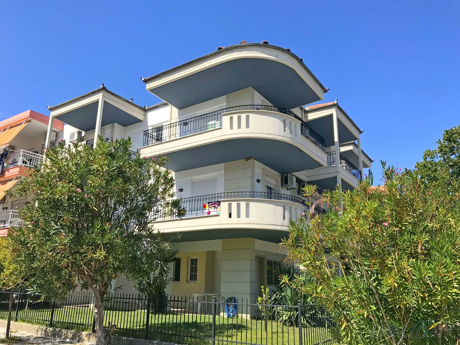 nei-pori-Vila-Chris (1)