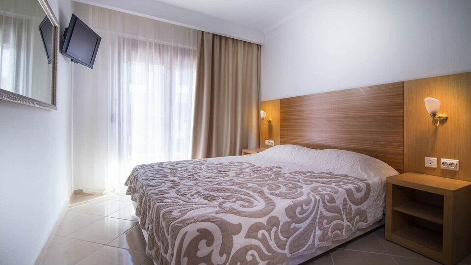 Apanemia apartments, pefkohori (3)