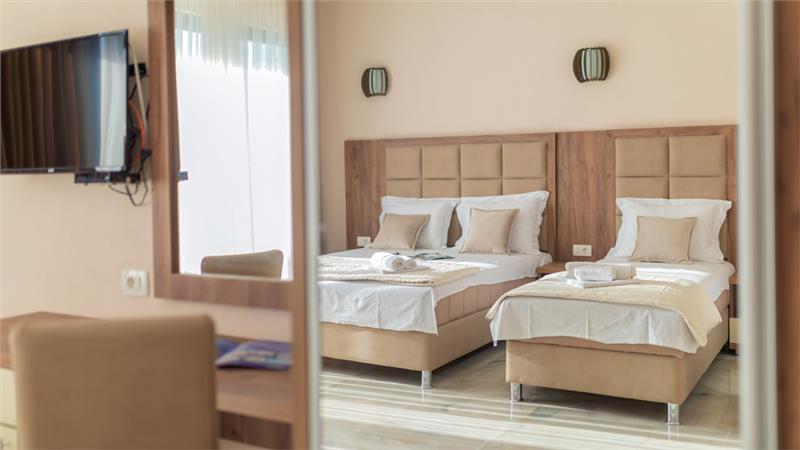 Lara Lux, Čanj (15)