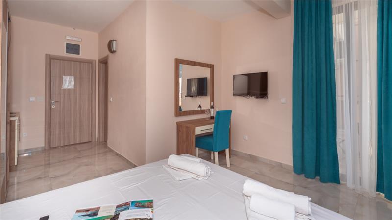 Lara Lux, Čanj (17)