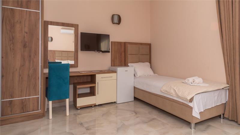 Lara Lux, Čanj (20)