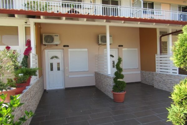 vila-nikos-rooms-vrasna (13)