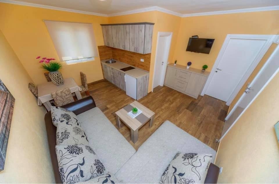 apartmani_vuksanovic_-letovanje_sutomore (4)